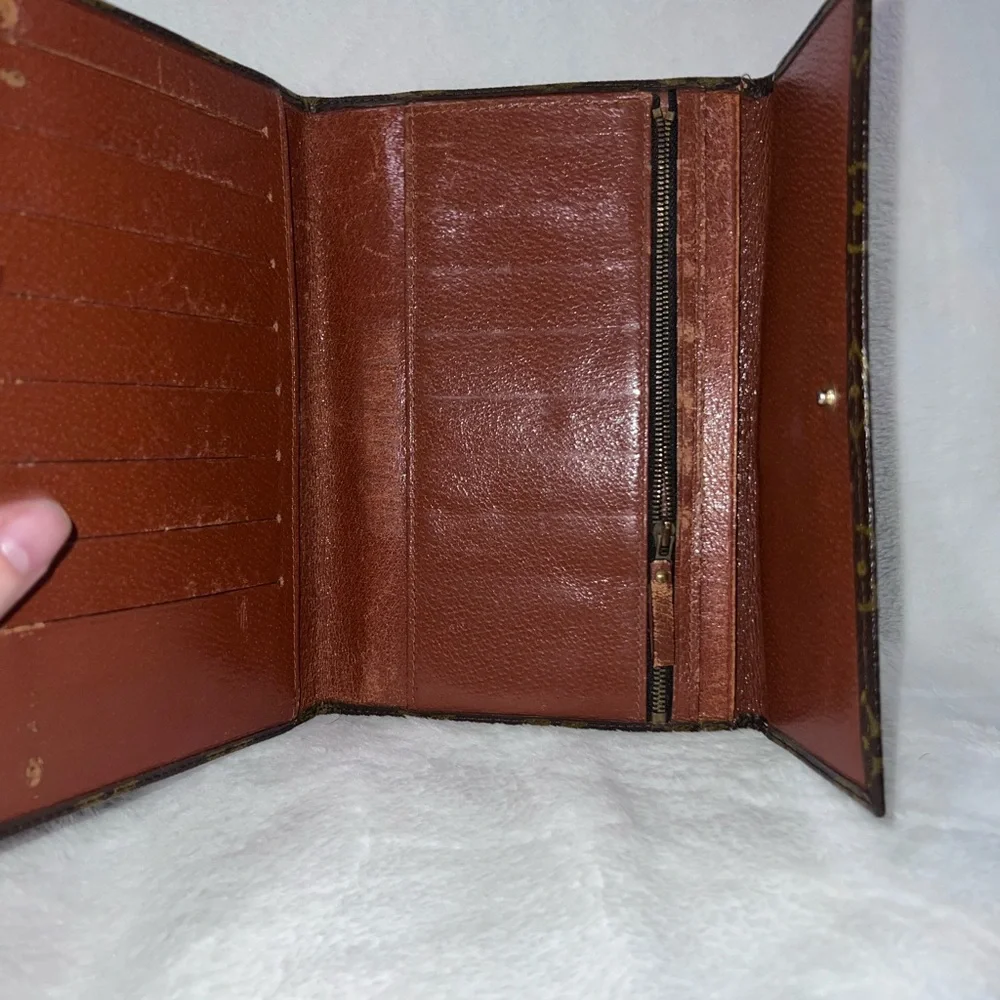Louis Vuitton Monogram Brown Fold Wallet - Picture 4 of 8
